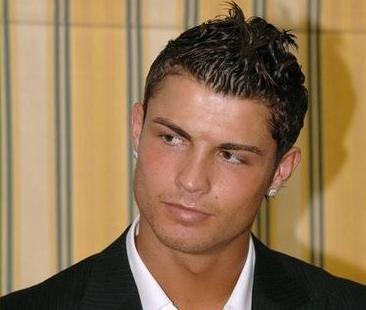Cristiano Ronaldo Hairstyle on Las Amigas Calientes De Cristiano Ronaldo Y Su Ineptitud Para Las