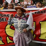 MANIFESTANTES PROTESTAN CONTRA HUMALA AL CUMPLIR DOS AÑOS DE SU GOBIERNO