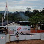 Centro para pacientes de Ébola de MSF en Kailahun, Sierra Leona. Fotografía: Magali Deppen/MSF