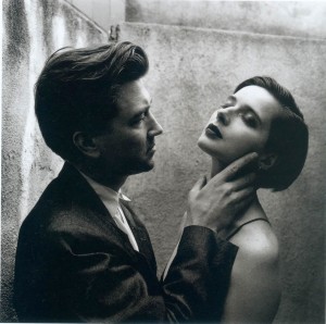 David Lynch e Isabela Rosselini (Helmut Newton, 1992)