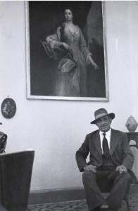 Genco Russo en su casa, Sicilia, 1959 © Sergio Larraín / Magnum Photos