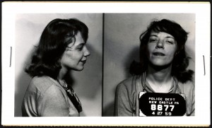 Betty Joan Knight, detenida en 1959 por vandalismo y borrachera. La multaron con 5 dólares (smalltownnoir.com)