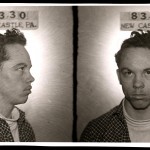 Charles Peak, detenido en 1956 por insultar a un policía durante una carrera ilegal de coches. Multado con 100 dólares (smalltownnoir.com)