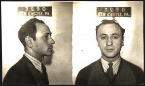 Jimmy Pasta fue arrestado por vebder lotería ilegal en 1940. Unos meses más tarde evitó el atracó a un banco y fue considerado un héroe (smalltownnoir.com)