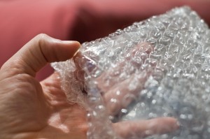 ¿Cuál es el origen del plástico de burbujas?